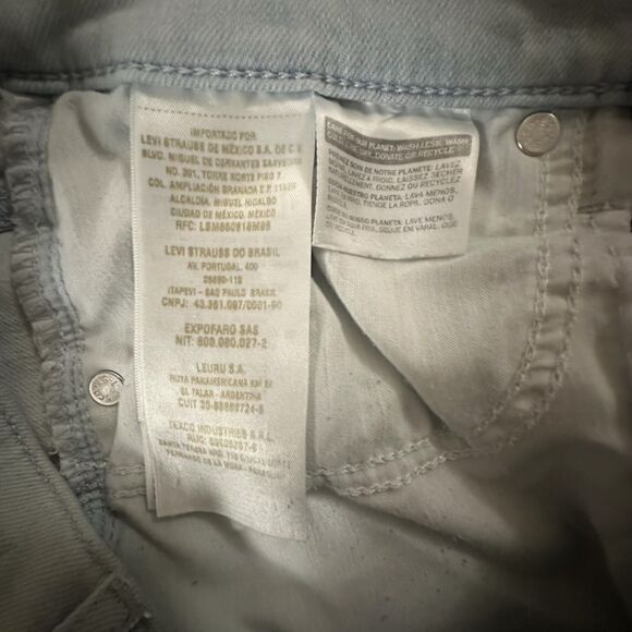 Levi’s ~ Women’s light wash Mile High Super Skinny Jeans ~ size 28/32 - Picture 8 of 12